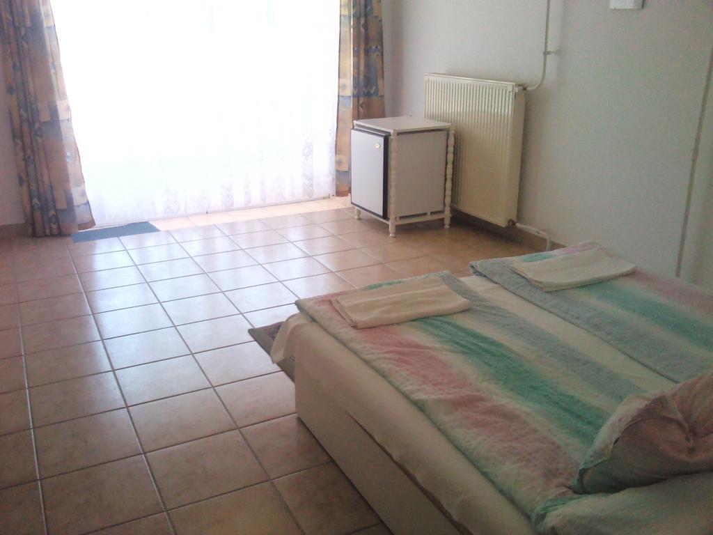 Napfény Apartment Keszthely Szoba fotó