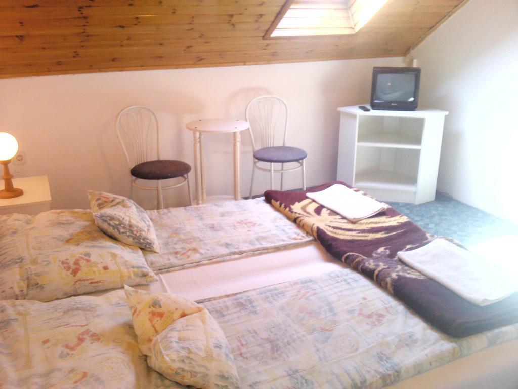 Napfény Apartment Keszthely Szoba fotó