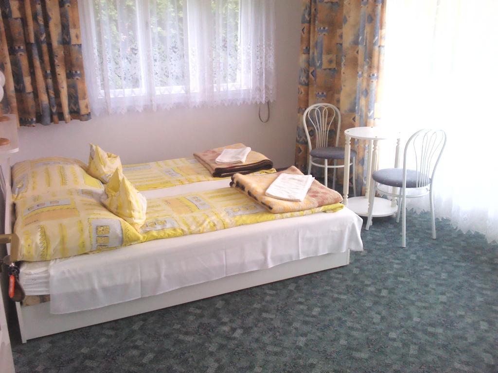Napfény Apartment Keszthely Szoba fotó
