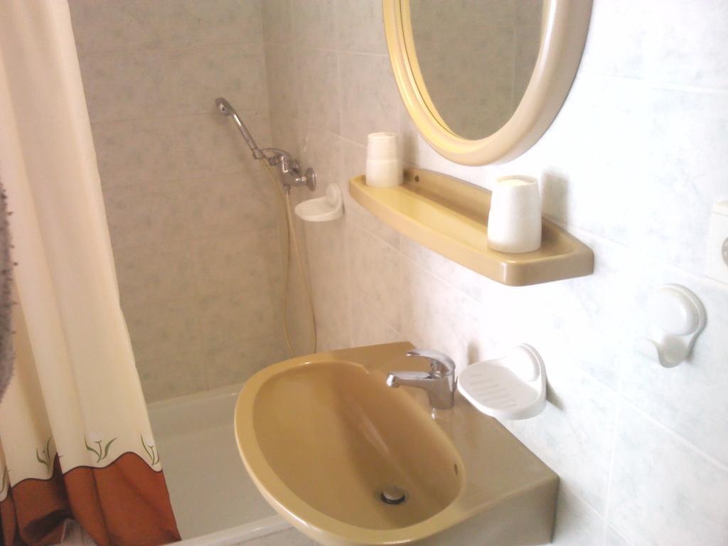 Napfény Apartment Keszthely Szoba fotó