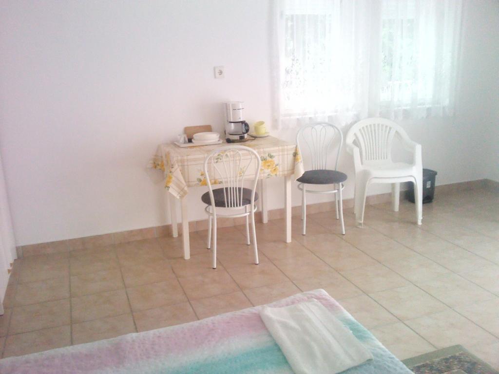 Napfény Apartment Keszthely Szoba fotó