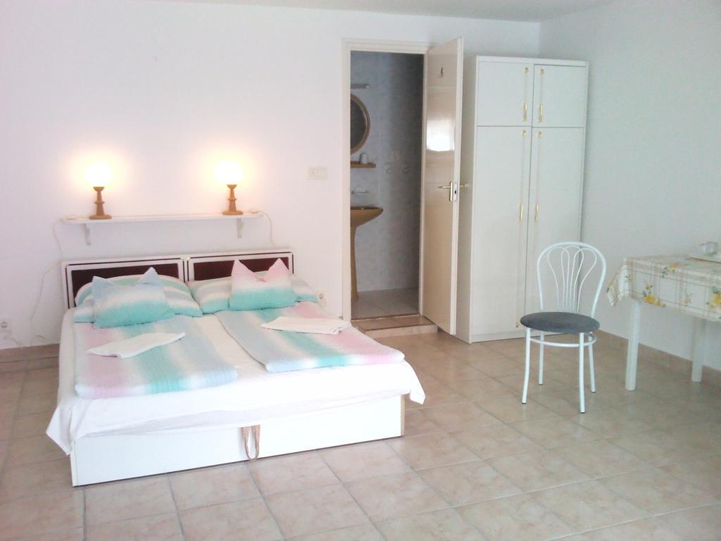 Napfény Apartment Keszthely Szoba fotó