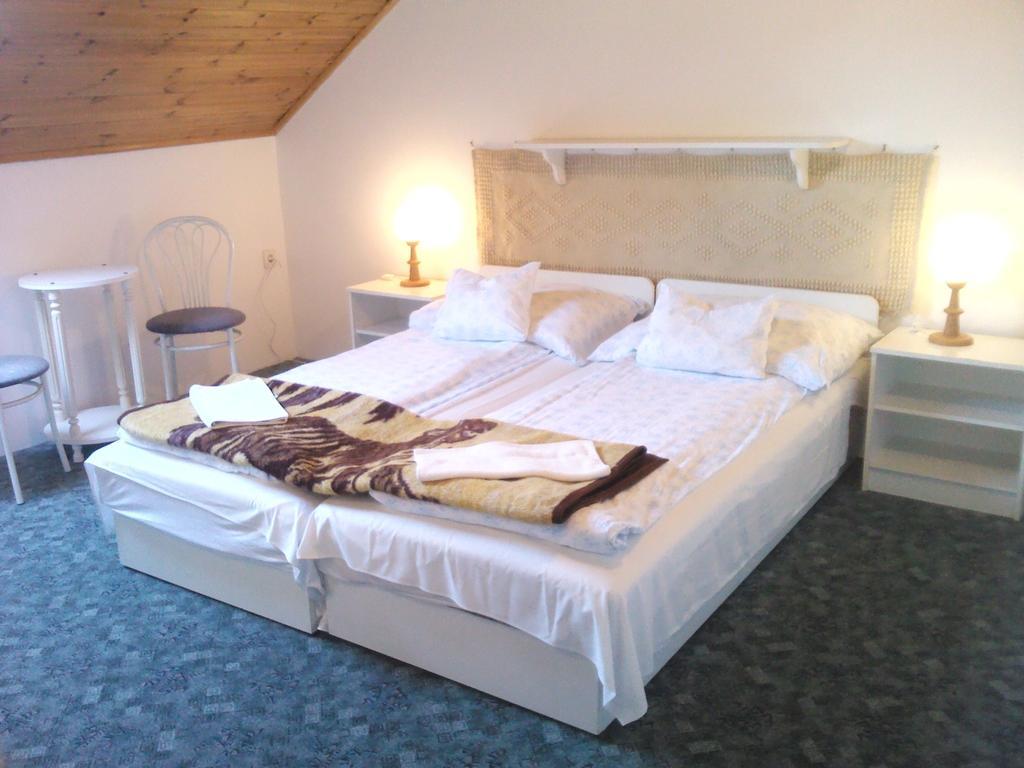 Napfény Apartment Keszthely Szoba fotó